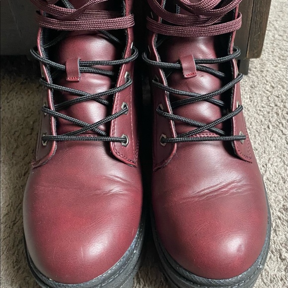 Women’s Boots - Picture 3 of 11